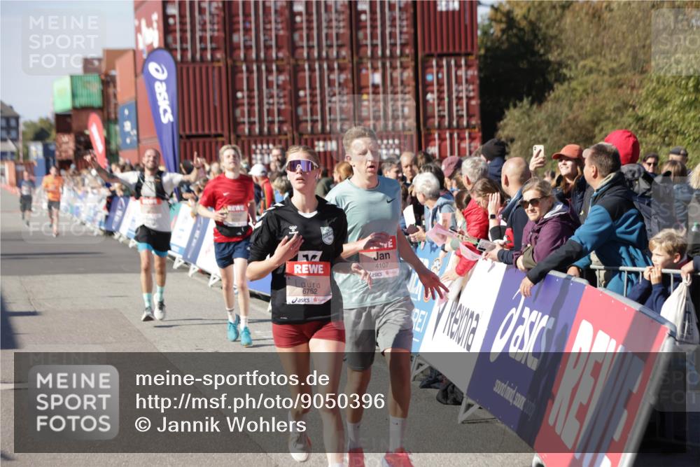 03.10.2025 - Köhlbrandbrückenlauf Jannik Wohlers http://msf.ph/oto/9050396 03.10.2025 13:08:07 Ziel 4107, 4184, 4357, 4395, 4409, 5959, 6022, 6348, 6635, 6752, 6774, 6824 meine-sportfotos.de