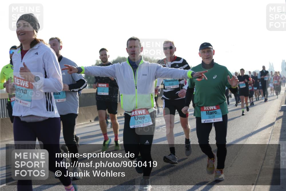 03.10.2025 - Köhlbrandbrückenlauf Jannik Wohlers http://msf.ph/oto/9050419 03.10.2025 09:18:46 Position 3 1387, 1505, 3768, 3540, 1367, 3238 meine-sportfotos.de