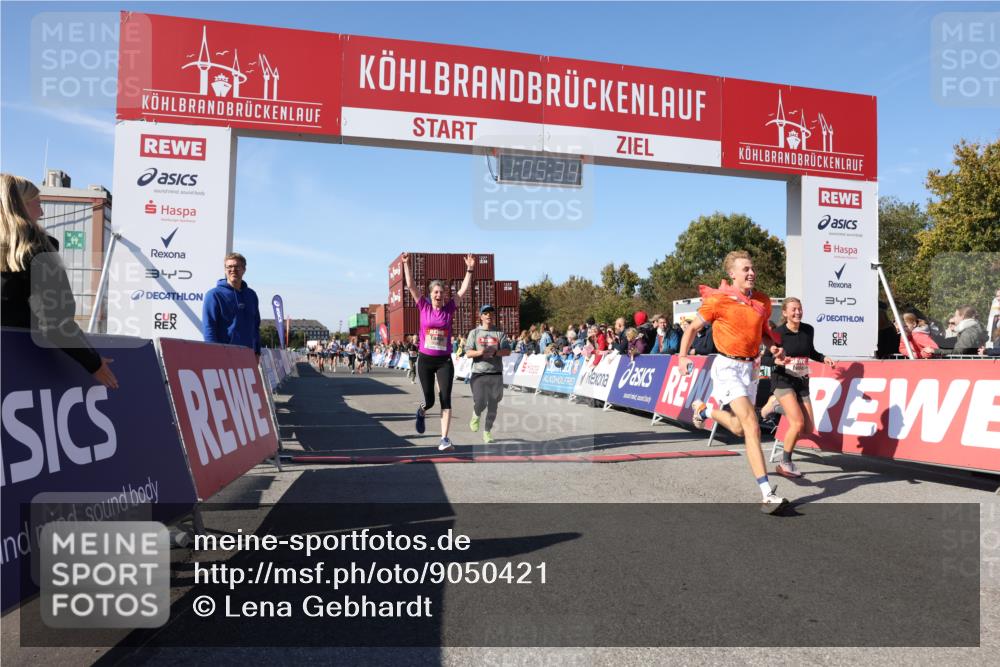 03.10.2025 - Köhlbrandbrückenlauf Lena Gebhardt http://msf.ph/oto/9050421 03.10.2025 13:05:34 Ziel 4011, 4062, 4161, 4278, 4384, 4584, 5468, 6281 meine-sportfotos.de