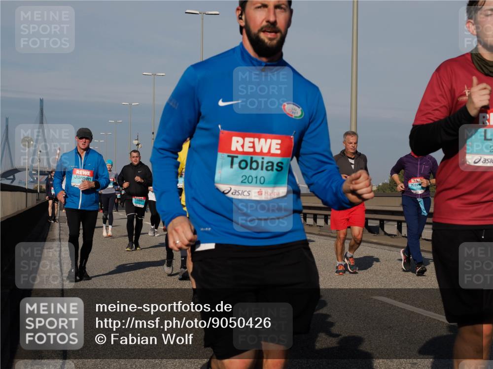 03.10.2025 - Köhlbrandbrückenlauf Fabian Wolf http://msf.ph/oto/9050426 03.10.2025 10:01:21 Position 3 2010 meine-sportfotos.de