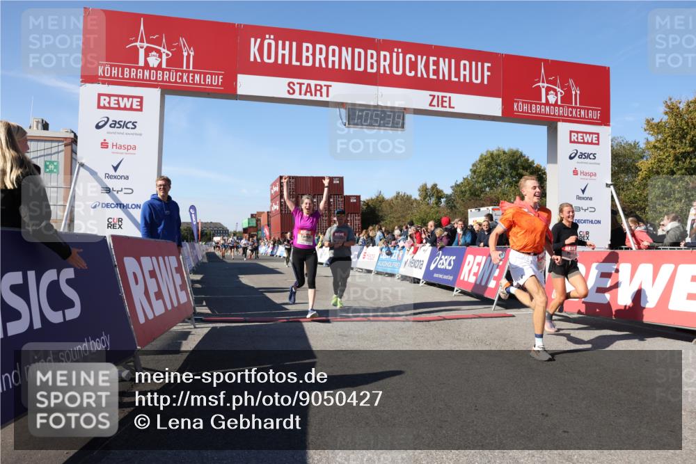 03.10.2025 - Köhlbrandbrückenlauf Lena Gebhardt http://msf.ph/oto/9050427 03.10.2025 13:05:34 Ziel 4011, 4062, 4161, 4278, 4384, 4584, 5468, 6281 meine-sportfotos.de