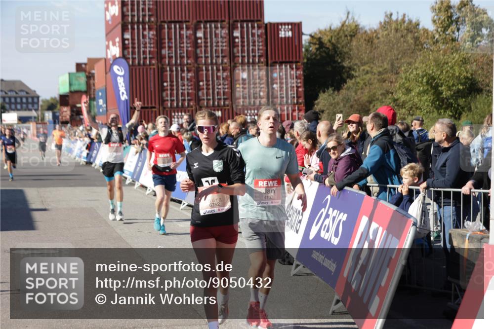 03.10.2025 - Köhlbrandbrückenlauf Jannik Wohlers http://msf.ph/oto/9050432 03.10.2025 13:08:07 Ziel 4107, 4184, 4357, 4395, 4409, 5959, 6022, 6348, 6635, 6752, 6774, 6824 meine-sportfotos.de