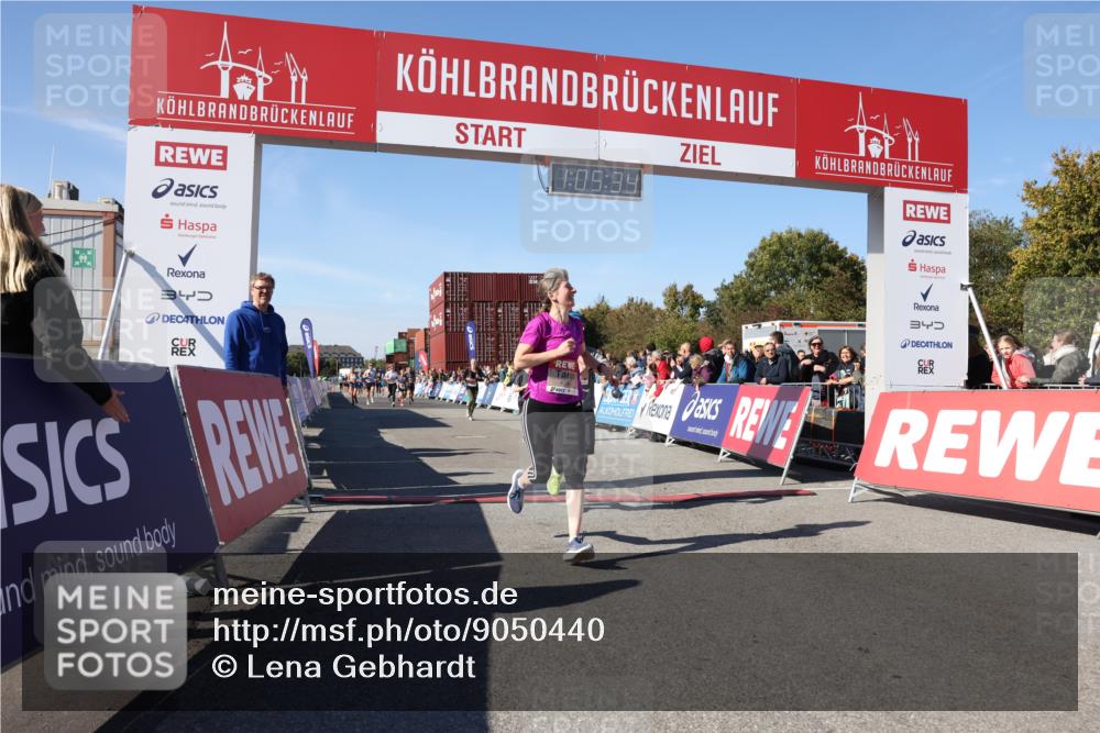 03.10.2025 - Köhlbrandbrückenlauf Lena Gebhardt http://msf.ph/oto/9050440 03.10.2025 13:05:35 Ziel 4011, 4062, 4161, 4278, 4384, 4584, 5468, 6281, 6786, 6787 meine-sportfotos.de