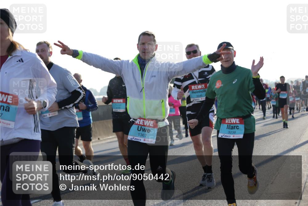 03.10.2025 - Köhlbrandbrückenlauf Jannik Wohlers http://msf.ph/oto/9050442 03.10.2025 09:18:46 Position 3 7, 1605, 1367, 3540, 3238 meine-sportfotos.de