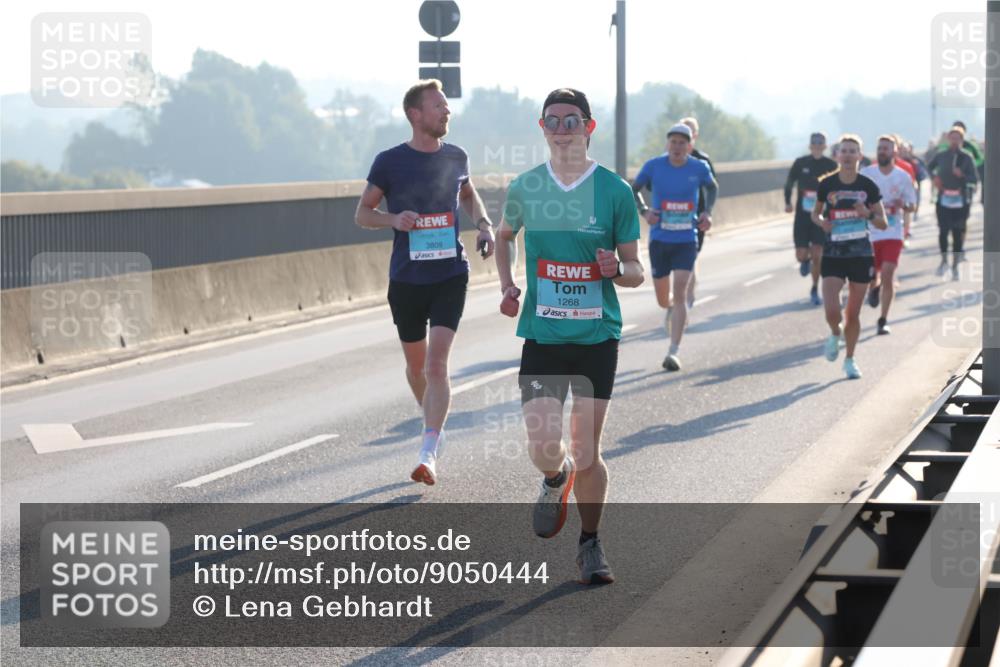 03.10.2025 - Köhlbrandbrückenlauf Lena Gebhardt http://msf.ph/oto/9050444 03.10.2025 09:14:13 Position 1 3809, 1268 meine-sportfotos.de