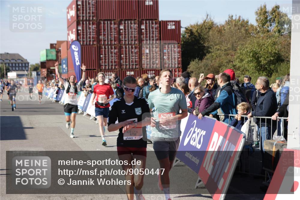 03.10.2025 - Köhlbrandbrückenlauf Jannik Wohlers http://msf.ph/oto/9050447 03.10.2025 13:08:07 Ziel 4107, 4184, 4357, 4395, 4409, 5959, 6022, 6348, 6635, 6752, 6774, 6824 meine-sportfotos.de