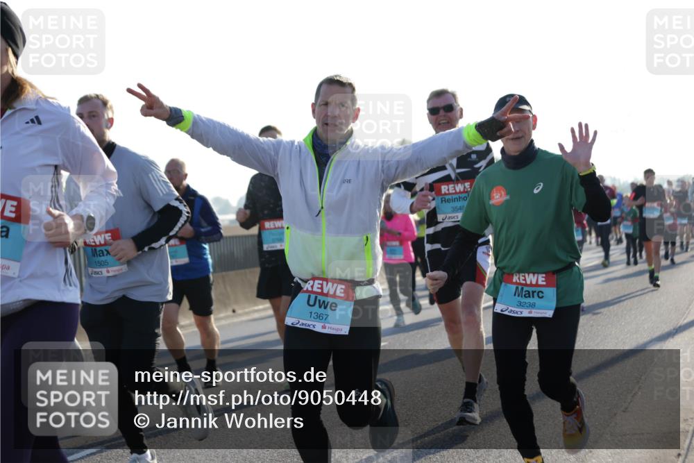 03.10.2025 - Köhlbrandbrückenlauf Jannik Wohlers http://msf.ph/oto/9050448 03.10.2025 09:18:46 Position 3 1505, 3540, 1367, 3238 meine-sportfotos.de