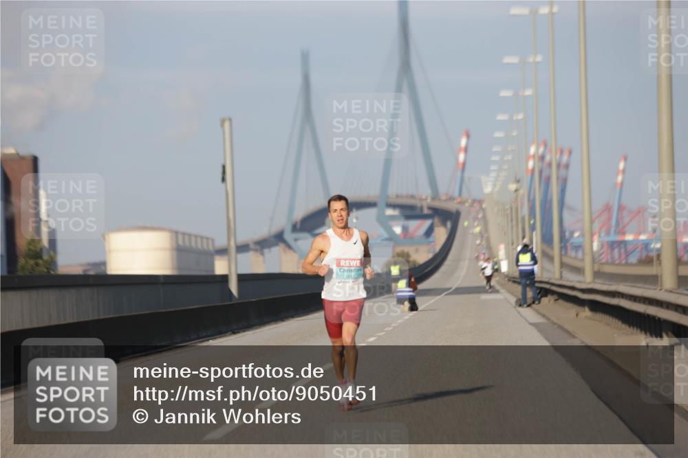 03.10.2025 - Köhlbrandbrückenlauf Jannik Wohlers http://msf.ph/oto/9050451 03.10.2025 09:36:02 Position 3 1013 meine-sportfotos.de