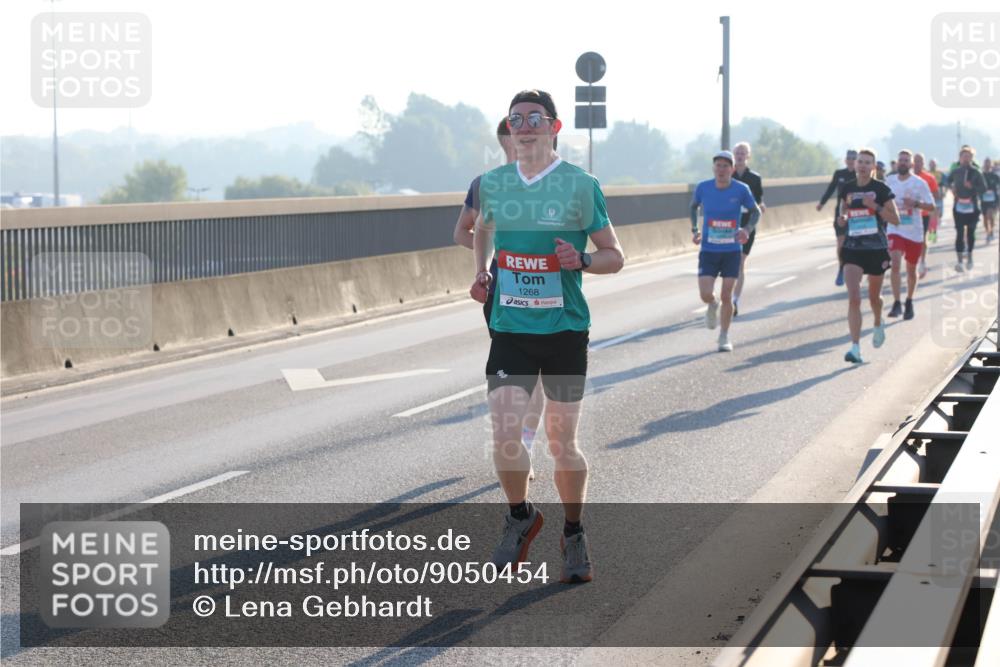 03.10.2025 - Köhlbrandbrückenlauf Lena Gebhardt http://msf.ph/oto/9050454 03.10.2025 09:14:14 Position 1 1268 meine-sportfotos.de