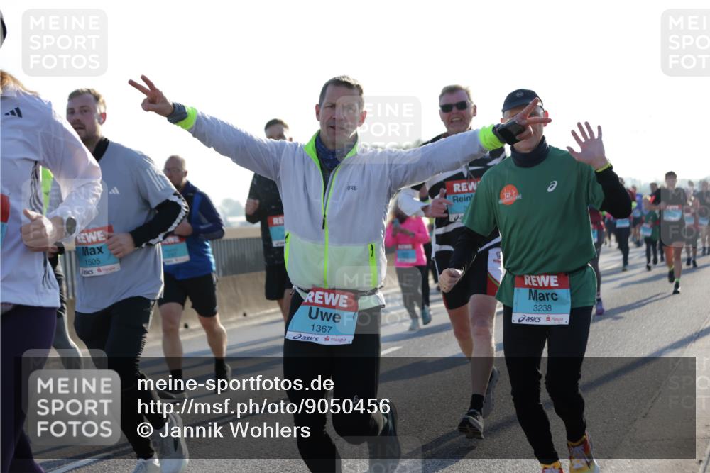 03.10.2025 - Köhlbrandbrückenlauf Jannik Wohlers http://msf.ph/oto/9050456 03.10.2025 09:18:46 Position 3 1505, 1367, 6, 10, 3238 meine-sportfotos.de