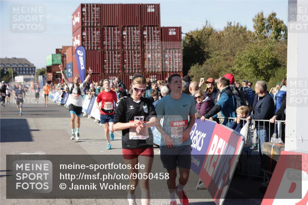 03.10.2025 - Köhlbrandbrückenlauf Jannik Wohlers http://msf.ph/oto/9050458 03.10.2025 13:08:08 Ziel 4107, 4184, 4307, 4357, 4395, 4409, 5959, 6022, 6348, 6635, 6752, 6774, 6824 meine-sportfotos.de