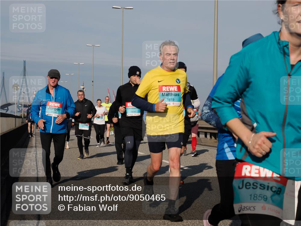 03.10.2025 - Köhlbrandbrückenlauf Fabian Wolf http://msf.ph/oto/9050465 03.10.2025 10:01:22 Position 3 3558, 1810, 1619, 1859 meine-sportfotos.de