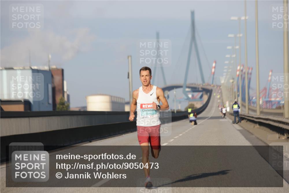 03.10.2025 - Köhlbrandbrückenlauf Jannik Wohlers http://msf.ph/oto/9050473 03.10.2025 09:36:04 Position 3 1013 meine-sportfotos.de