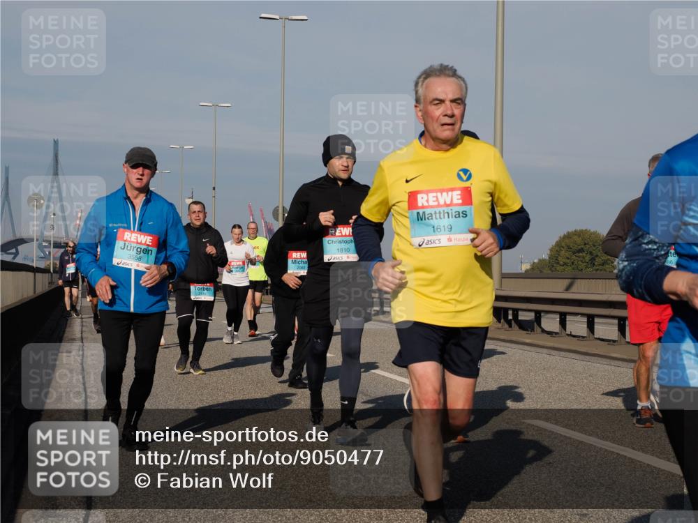 03.10.2025 - Köhlbrandbrückenlauf Fabian Wolf http://msf.ph/oto/9050477 03.10.2025 10:01:23 Position 3 3558, 1810, 2082, 1619, 86 meine-sportfotos.de