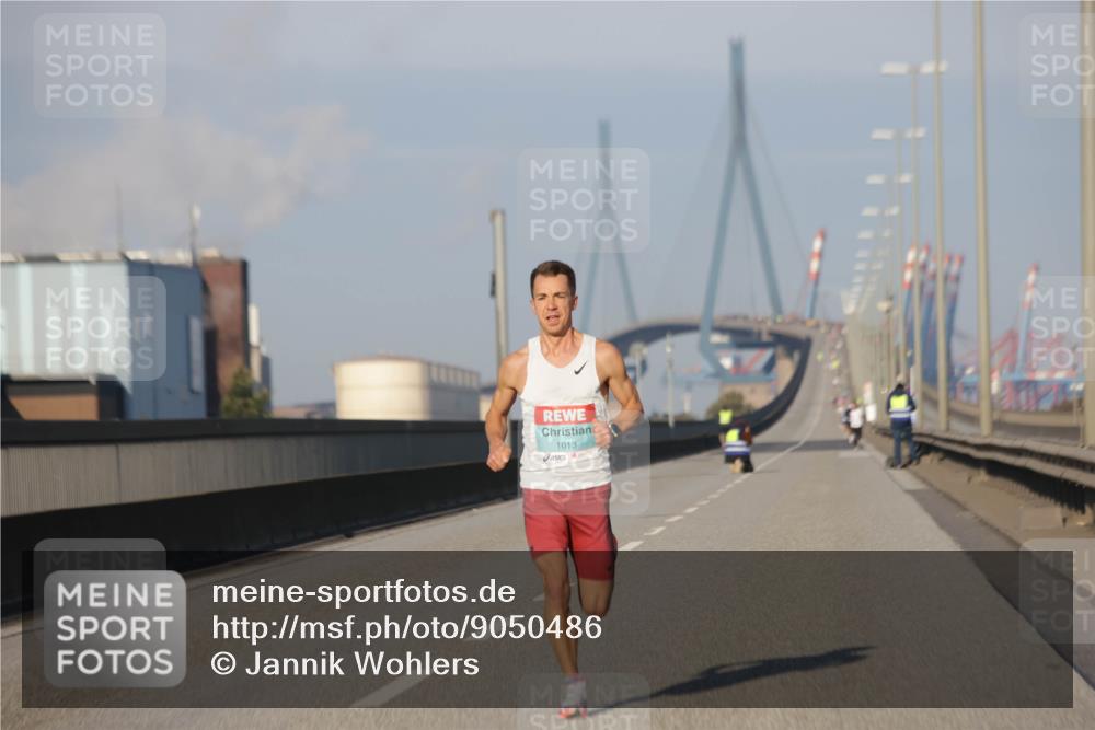 03.10.2025 - Köhlbrandbrückenlauf Jannik Wohlers http://msf.ph/oto/9050486 03.10.2025 09:36:04 Position 3 1013 meine-sportfotos.de