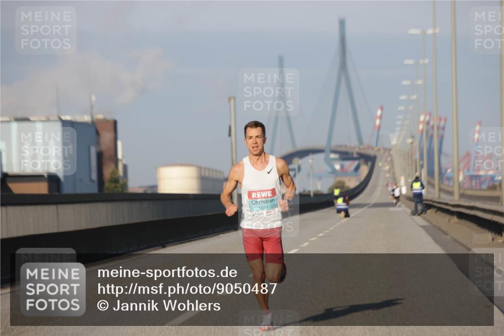 03.10.2025 - Köhlbrandbrückenlauf Jannik Wohlers http://msf.ph/oto/9050487 03.10.2025 09:36:04 Position 3 1013 meine-sportfotos.de