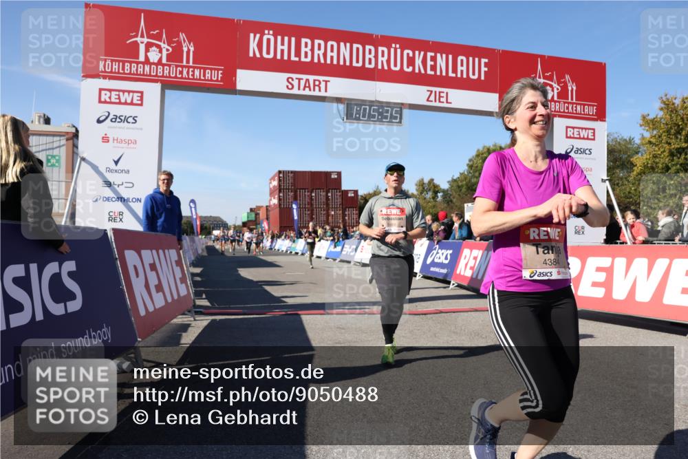 03.10.2025 - Köhlbrandbrückenlauf Lena Gebhardt http://msf.ph/oto/9050488 03.10.2025 13:05:36 Ziel 4011, 4062, 4161, 4278, 4296, 4332, 4384, 4584, 5468, 5676, 6281, 6786, 6787 meine-sportfotos.de