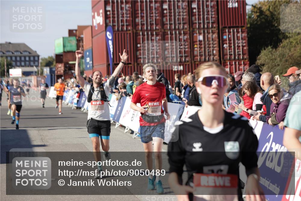 03.10.2025 - Köhlbrandbrückenlauf Jannik Wohlers http://msf.ph/oto/9050489 03.10.2025 13:08:08 Ziel 4107, 4184, 4307, 4357, 4395, 4409, 5959, 6022, 6348, 6635, 6752, 6774, 6824 meine-sportfotos.de