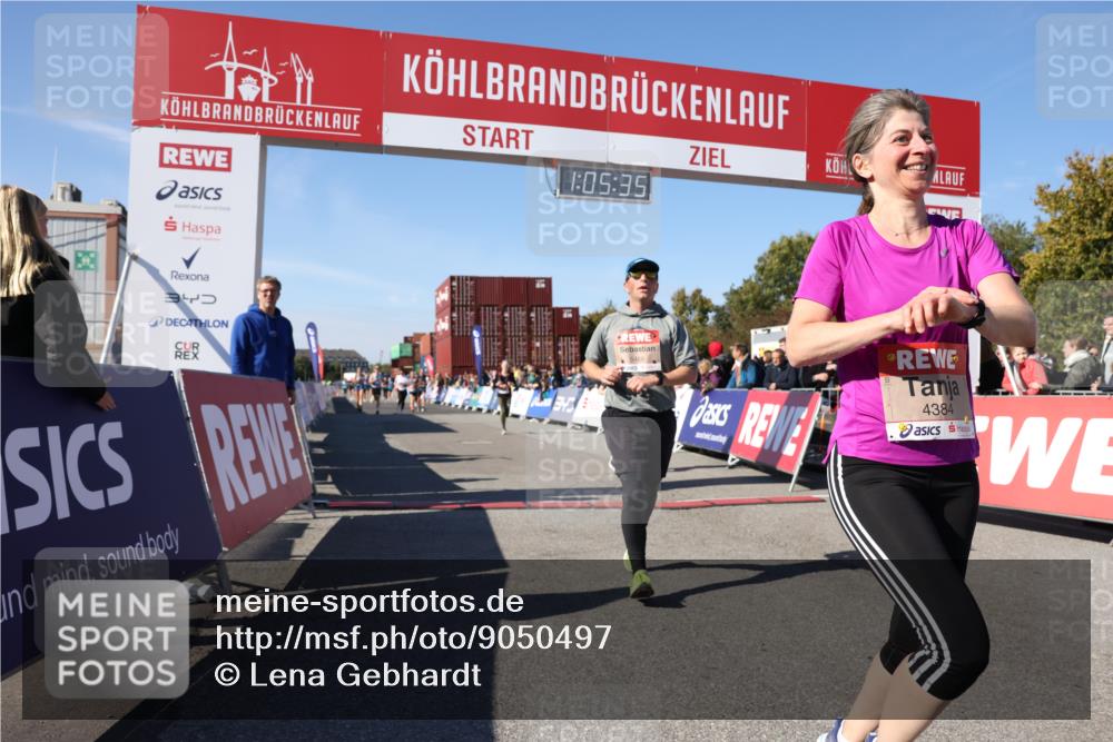 03.10.2025 - Köhlbrandbrückenlauf Lena Gebhardt http://msf.ph/oto/9050497 03.10.2025 13:05:36 Ziel 4011, 4062, 4161, 4278, 4296, 4332, 4384, 4584, 5468, 5676, 6281, 6786, 6787 meine-sportfotos.de