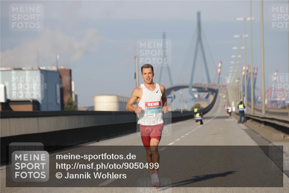 03.10.2025 - Köhlbrandbrückenlauf Jannik Wohlers http://msf.ph/oto/9050499 03.10.2025 09:36:05 Position 3 1013 meine-sportfotos.de