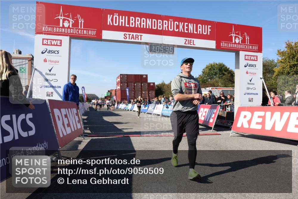 03.10.2025 - Köhlbrandbrückenlauf Lena Gebhardt http://msf.ph/oto/9050509 03.10.2025 13:05:36 Ziel 4011, 4062, 4161, 4278, 4296, 4332, 4384, 4584, 5468, 5676, 6281, 6786, 6787 meine-sportfotos.de