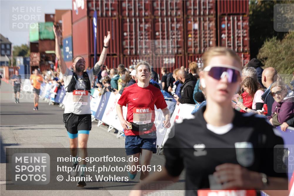 03.10.2025 - Köhlbrandbrückenlauf Jannik Wohlers http://msf.ph/oto/9050513 03.10.2025 13:08:09 Ziel 4107, 4184, 4307, 4357, 4395, 4409, 5959, 6022, 6348, 6635, 6752, 6774, 6824 meine-sportfotos.de