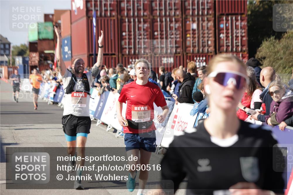 03.10.2025 - Köhlbrandbrückenlauf Jannik Wohlers http://msf.ph/oto/9050516 03.10.2025 13:08:09 Ziel 4107, 4184, 4307, 4357, 4395, 4409, 5959, 6022, 6348, 6635, 6752, 6774, 6824 meine-sportfotos.de