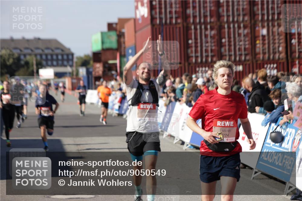 03.10.2025 - Köhlbrandbrückenlauf Jannik Wohlers http://msf.ph/oto/9050549 03.10.2025 13:08:09 Ziel 4107, 4184, 4307, 4357, 4395, 4409, 5959, 6022, 6348, 6635, 6752, 6774, 6824 meine-sportfotos.de