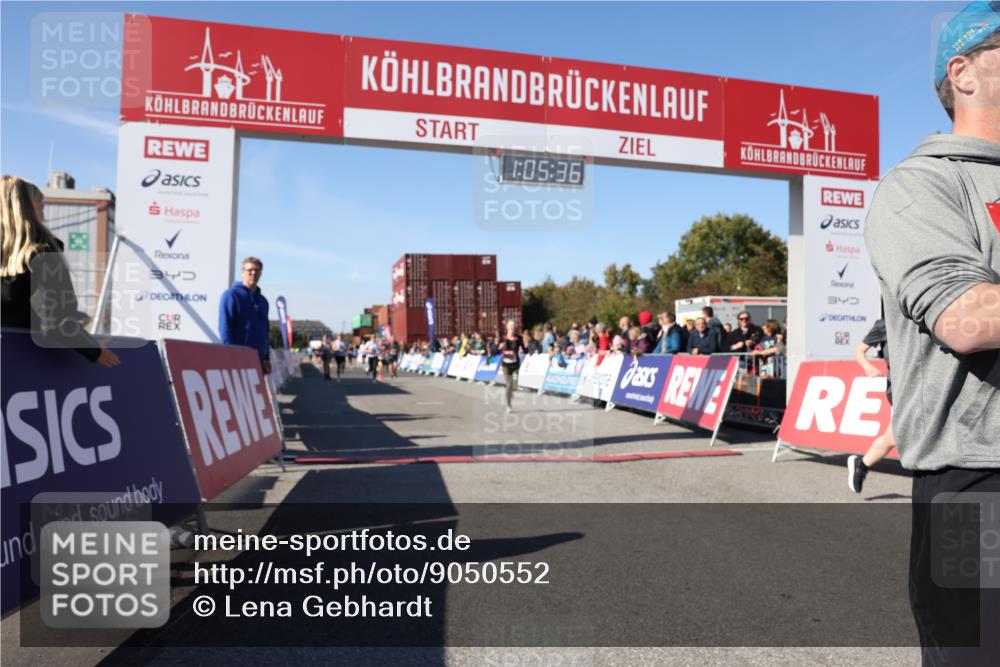03.10.2025 - Köhlbrandbrückenlauf Lena Gebhardt http://msf.ph/oto/9050552 03.10.2025 13:05:37 Ziel 4011, 4062, 4161, 4278, 4296, 4332, 4384, 5468, 5676, 6281, 6786, 6787 meine-sportfotos.de