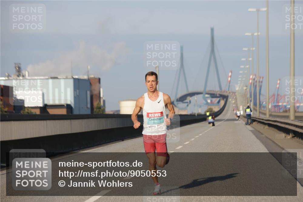 03.10.2025 - Köhlbrandbrückenlauf Jannik Wohlers http://msf.ph/oto/9050553 03.10.2025 09:36:05 Position 3 1013 meine-sportfotos.de