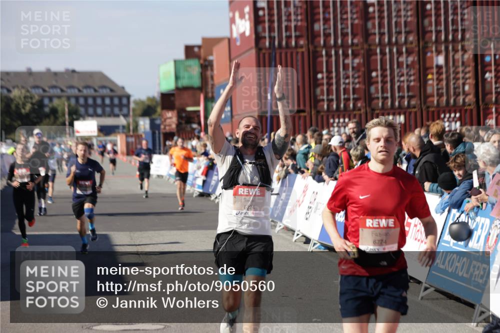 03.10.2025 - Köhlbrandbrückenlauf Jannik Wohlers http://msf.ph/oto/9050560 03.10.2025 13:08:10 Ziel 4107, 4184, 4307, 4357, 4395, 4409, 6022, 6635, 6752, 6774, 6824 meine-sportfotos.de