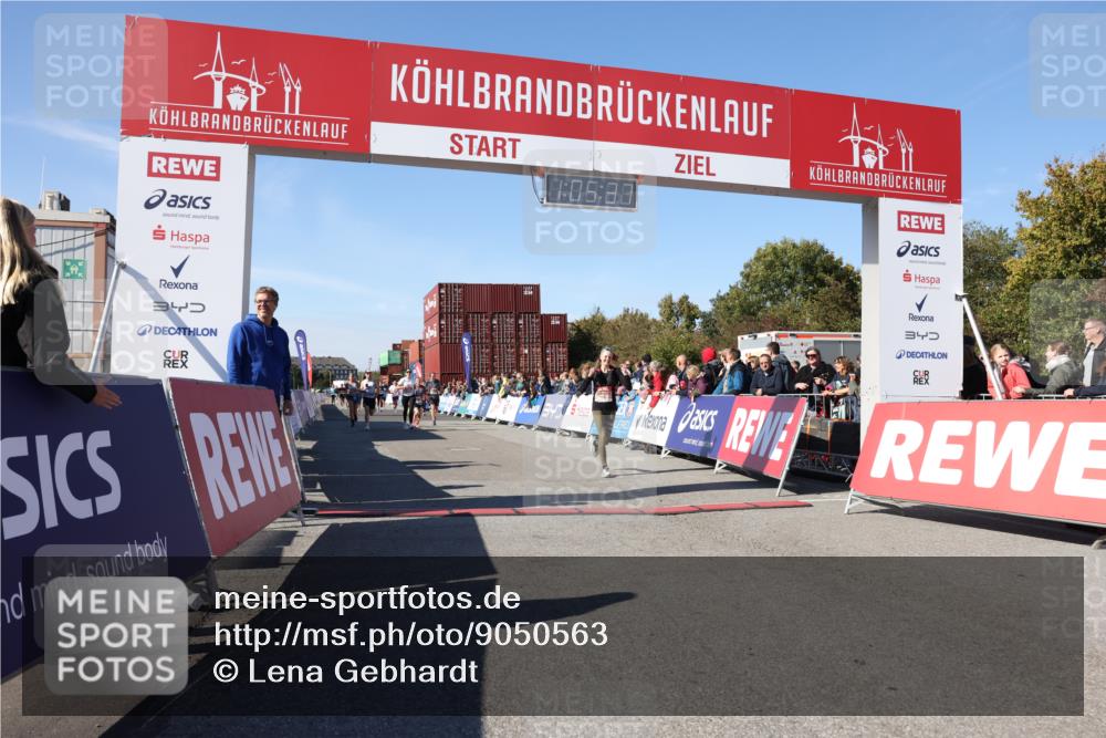 03.10.2025 - Köhlbrandbrückenlauf Lena Gebhardt http://msf.ph/oto/9050563 03.10.2025 13:05:37 Ziel 4011, 4062, 4161, 4278, 4296, 4332, 4384, 5468, 5676, 6281, 6786, 6787 meine-sportfotos.de