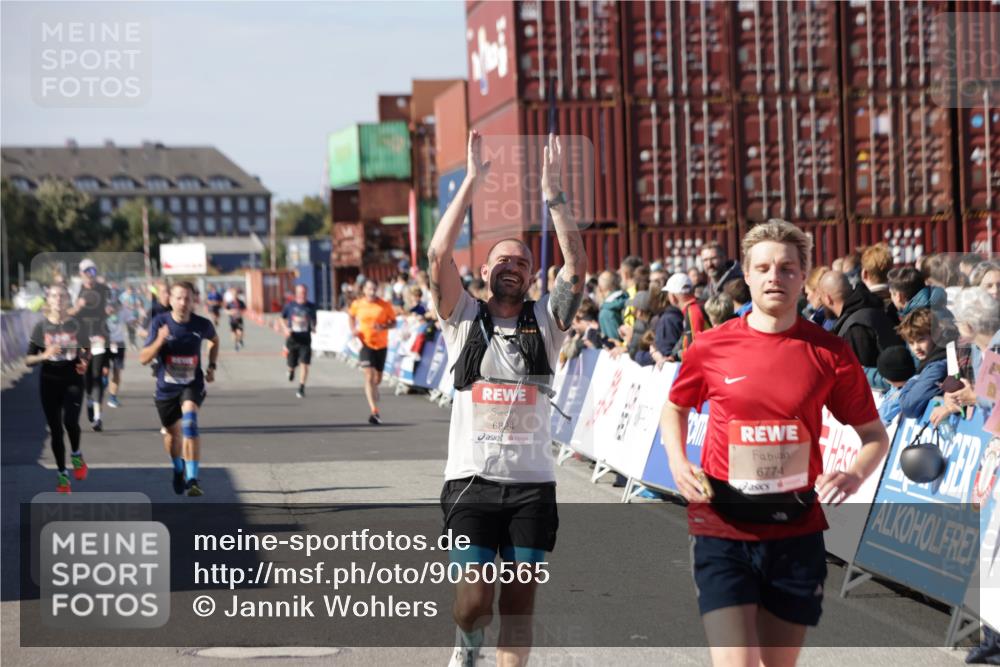 03.10.2025 - Köhlbrandbrückenlauf Jannik Wohlers http://msf.ph/oto/9050565 03.10.2025 13:08:10 Ziel 4107, 4184, 4307, 4357, 4395, 4409, 6022, 6635, 6752, 6774, 6824 meine-sportfotos.de