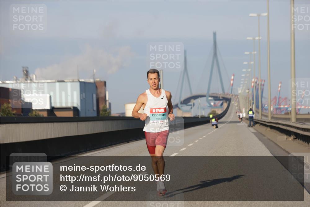 03.10.2025 - Köhlbrandbrückenlauf Jannik Wohlers http://msf.ph/oto/9050569 03.10.2025 09:36:05 Position 3 1013 meine-sportfotos.de