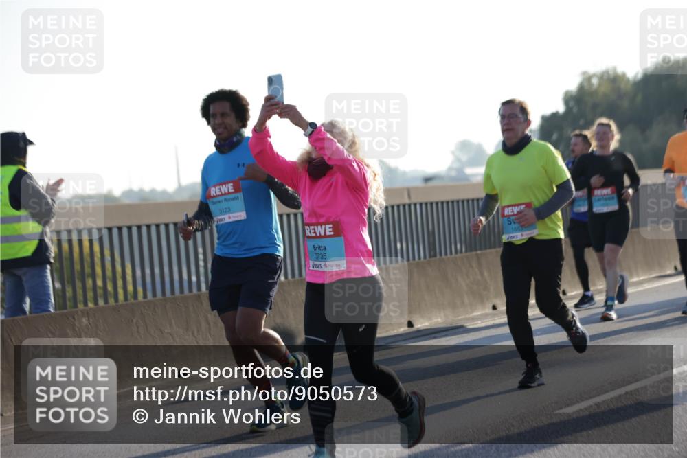 03.10.2025 - Köhlbrandbrückenlauf Jannik Wohlers http://msf.ph/oto/9050573 03.10.2025 09:18:49 Position 3 3123, 24, 3735, 1663 meine-sportfotos.de