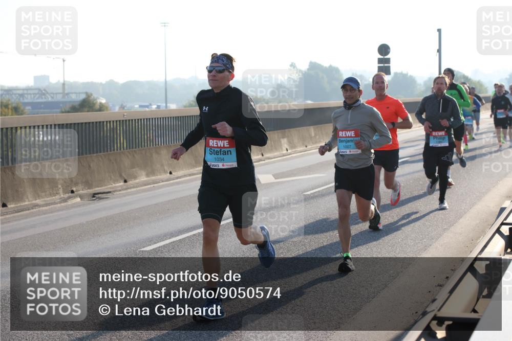 03.10.2025 - Köhlbrandbrückenlauf Lena Gebhardt http://msf.ph/oto/9050574 03.10.2025 09:14:20 Position 1 1034, 1007 meine-sportfotos.de