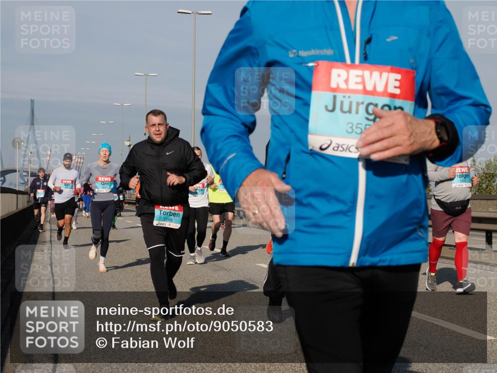 03.10.2025 - Köhlbrandbrückenlauf Fabian Wolf http://msf.ph/oto/9050583 03.10.2025 10:01:25 Position 3 3148, 355, 1692 meine-sportfotos.de