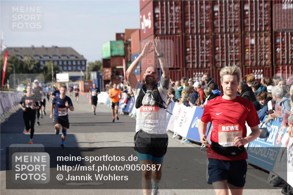 03.10.2025 - Köhlbrandbrückenlauf Jannik Wohlers http://msf.ph/oto/9050587 03.10.2025 13:08:10 Ziel 4107, 4184, 4307, 4357, 4395, 4409, 6022, 6635, 6752, 6774, 6824 meine-sportfotos.de