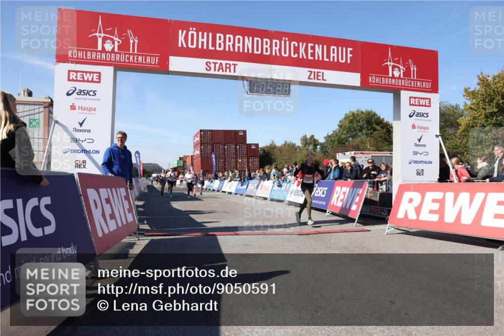 03.10.2025 - Köhlbrandbrückenlauf Lena Gebhardt http://msf.ph/oto/9050591 03.10.2025 13:05:38 Ziel 4011, 4062, 4161, 4278, 4296, 4332, 4384, 5468, 5676, 6281, 6786, 6787 meine-sportfotos.de