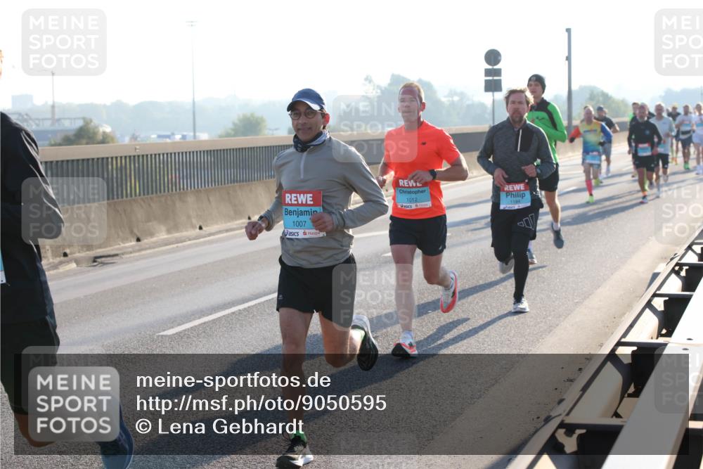 03.10.2025 - Köhlbrandbrückenlauf Lena Gebhardt http://msf.ph/oto/9050595 03.10.2025 09:14:21 Position 1 1007, 1012, 1184 meine-sportfotos.de