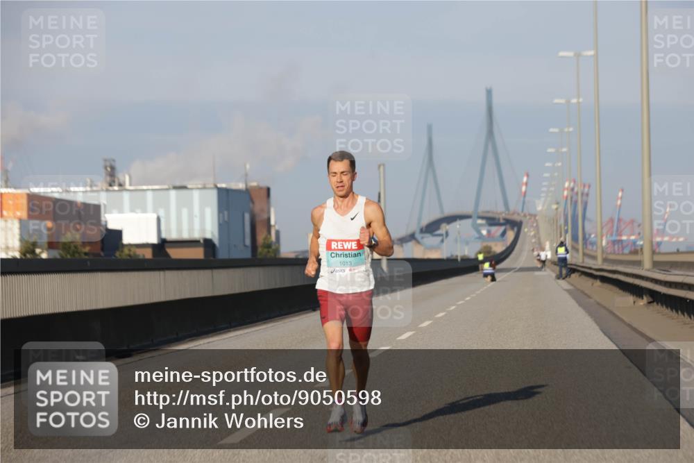 03.10.2025 - Köhlbrandbrückenlauf Jannik Wohlers http://msf.ph/oto/9050598 03.10.2025 09:36:05 Position 3 1013 meine-sportfotos.de