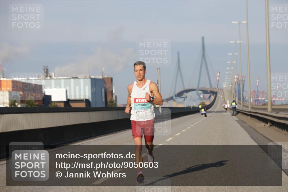 03.10.2025 - Köhlbrandbrückenlauf Jannik Wohlers http://msf.ph/oto/9050603 03.10.2025 09:36:06 Position 3 1013 meine-sportfotos.de