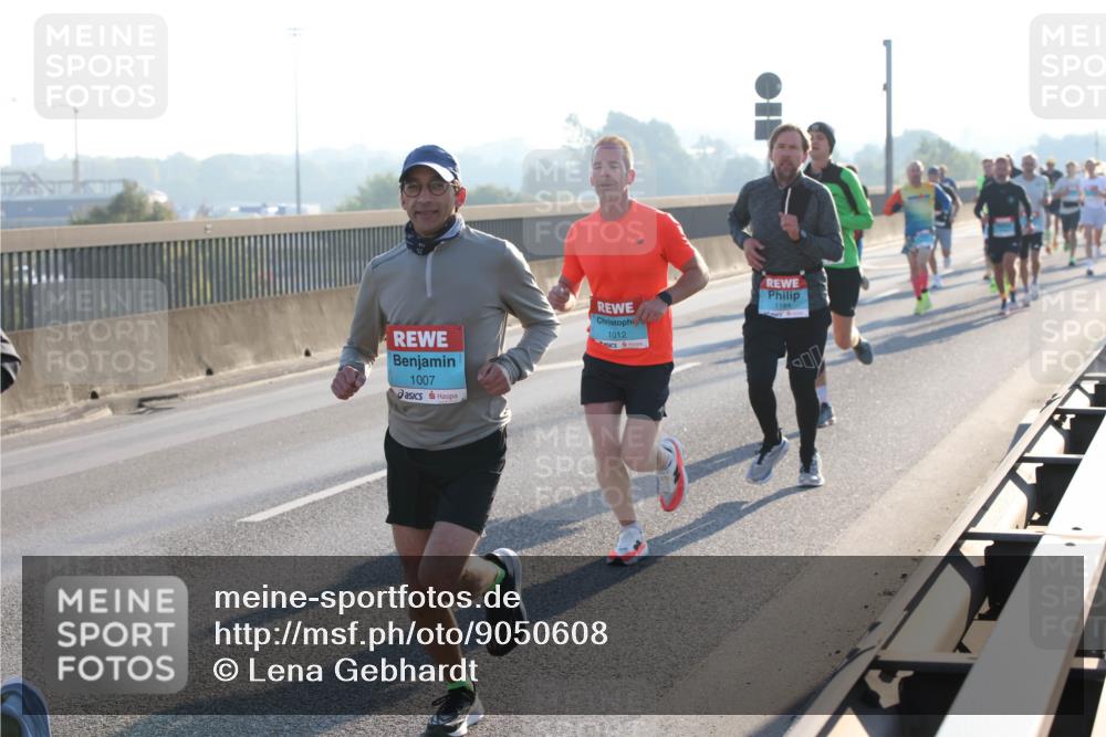 03.10.2025 - Köhlbrandbrückenlauf Lena Gebhardt http://msf.ph/oto/9050608 03.10.2025 09:14:21 Position 1 1007, 1012, 1184 meine-sportfotos.de