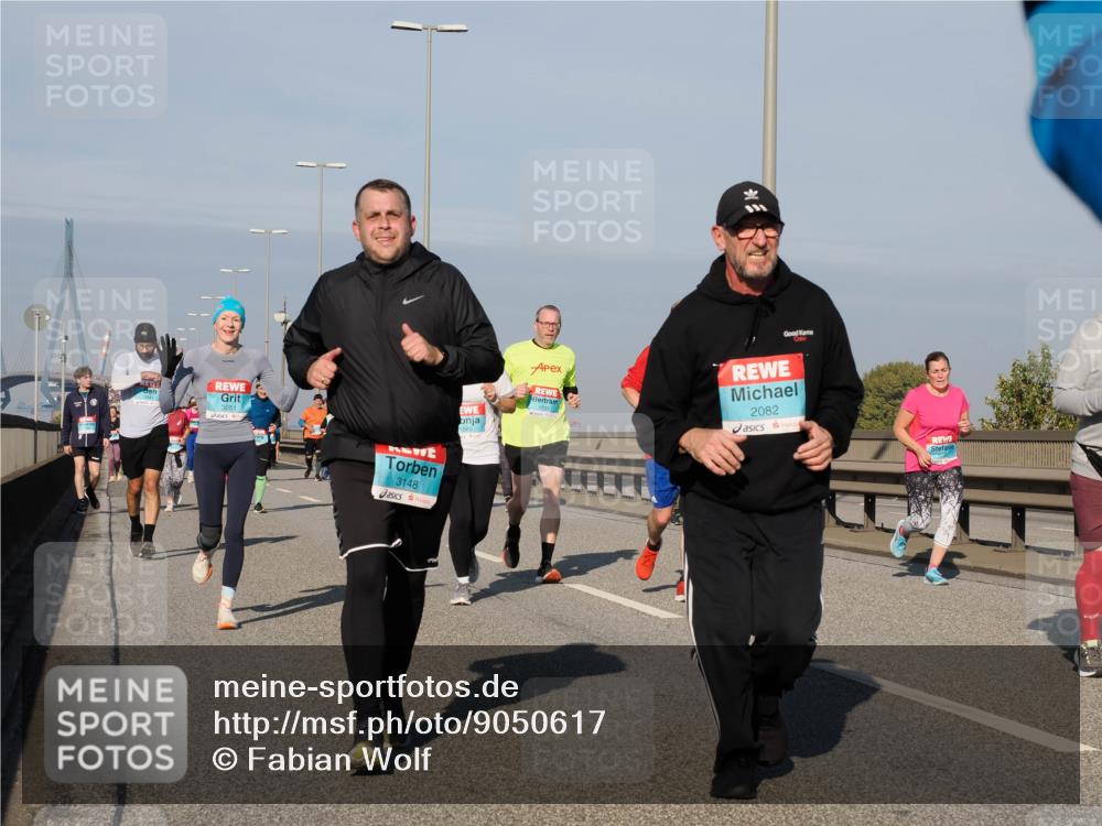 03.10.2025 - Köhlbrandbrückenlauf Fabian Wolf http://msf.ph/oto/9050617 03.10.2025 10:01:26 Position 3 3051, 3148, 2082, 1731 meine-sportfotos.de