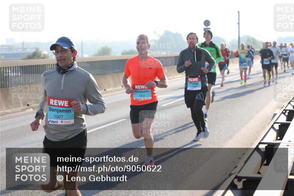 03.10.2025 - Köhlbrandbrückenlauf Lena Gebhardt http://msf.ph/oto/9050622 03.10.2025 09:14:21 Position 1 1007, 1012, 1184 meine-sportfotos.de