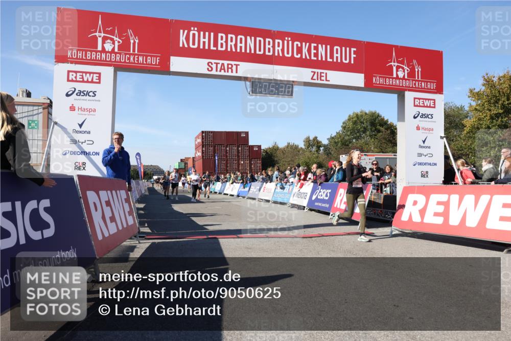 03.10.2025 - Köhlbrandbrückenlauf Lena Gebhardt http://msf.ph/oto/9050625 03.10.2025 13:05:38 Ziel 4011, 4062, 4161, 4278, 4296, 4332, 4384, 5468, 5676, 6281, 6786, 6787 meine-sportfotos.de