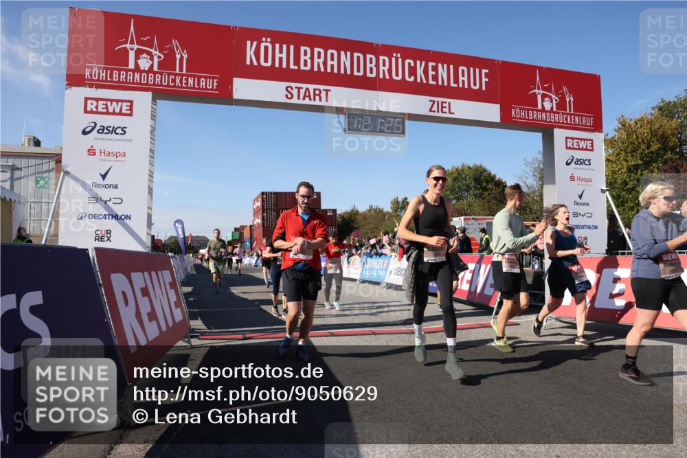 03.10.2025 - Köhlbrandbrückenlauf Lena Gebhardt http://msf.ph/oto/9050629 03.10.2025 13:21:25 Ziel 4363, 4379, 4601, 4838, 4917, 5149, 5483, 5506, 5725, 5871, 5873, 6040, 6221, 6675, 6676, 6679, 6802 meine-sportfotos.de