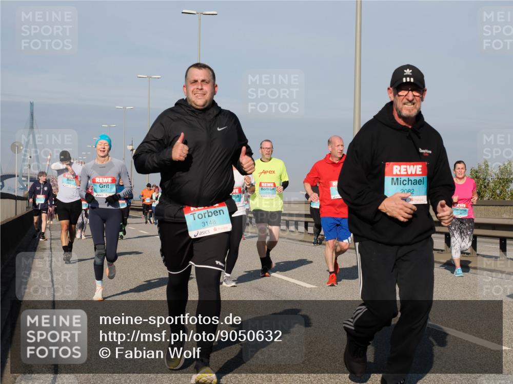 03.10.2025 - Köhlbrandbrückenlauf Fabian Wolf http://msf.ph/oto/9050632 03.10.2025 10:01:26 Position 3 3051, 1731, 2082, 3148, 10 meine-sportfotos.de