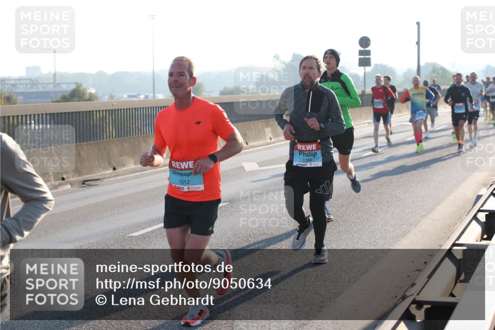 03.10.2025 - Köhlbrandbrückenlauf Lena Gebhardt http://msf.ph/oto/9050634 03.10.2025 09:14:21 Position 1 1012, 1184 meine-sportfotos.de
