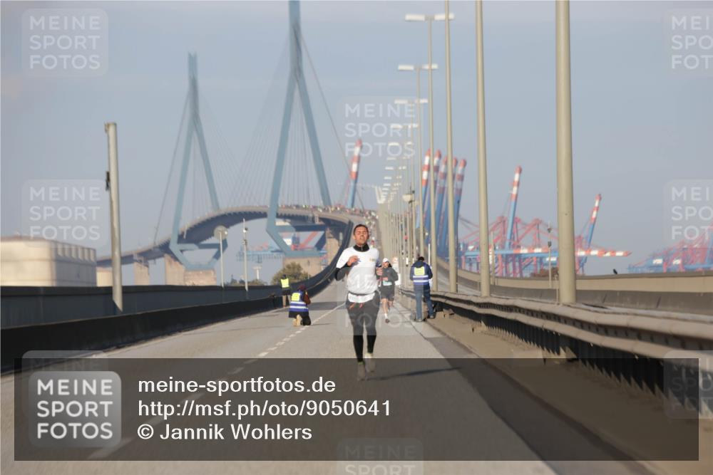 03.10.2025 - Köhlbrandbrückenlauf Jannik Wohlers http://msf.ph/oto/9050641 03.10.2025 09:36:35 Position 3  meine-sportfotos.de